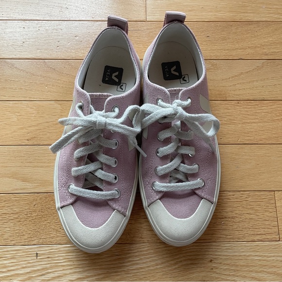 Veja Nova Canvas Sneaker in pink - Picture 3 of 6